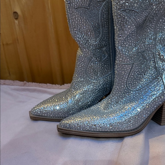Crown Vintage Sparkle Western Boots. Size 9. Excellent condition. - Picture 3 of 11